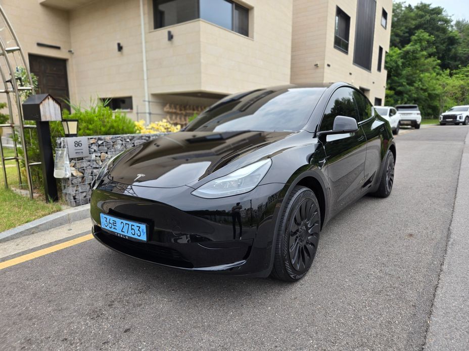 Tesla Model Y 2023