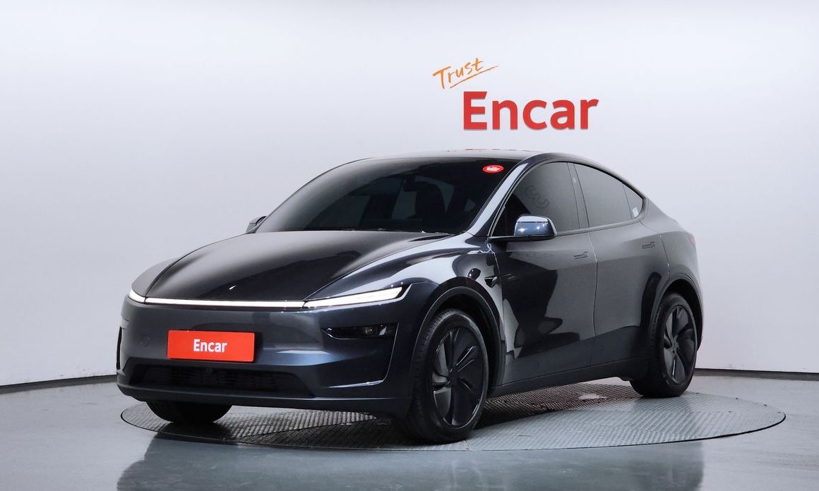 Tesla Model Y 2025