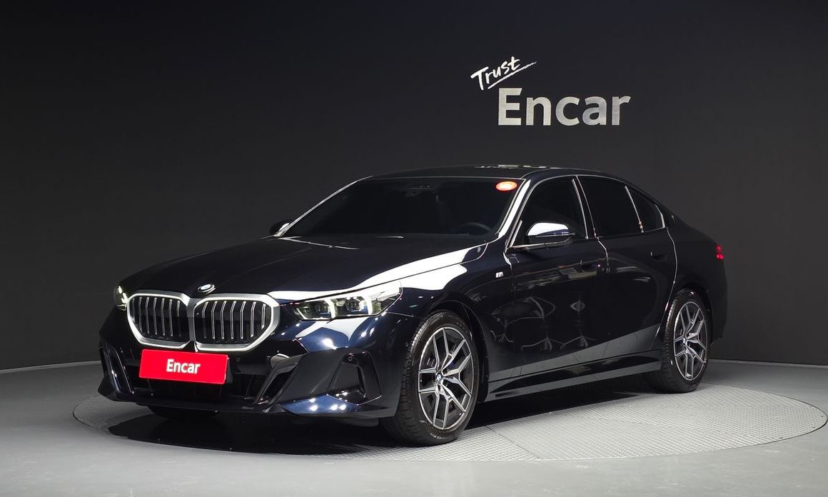 BMW 5-Series 2024