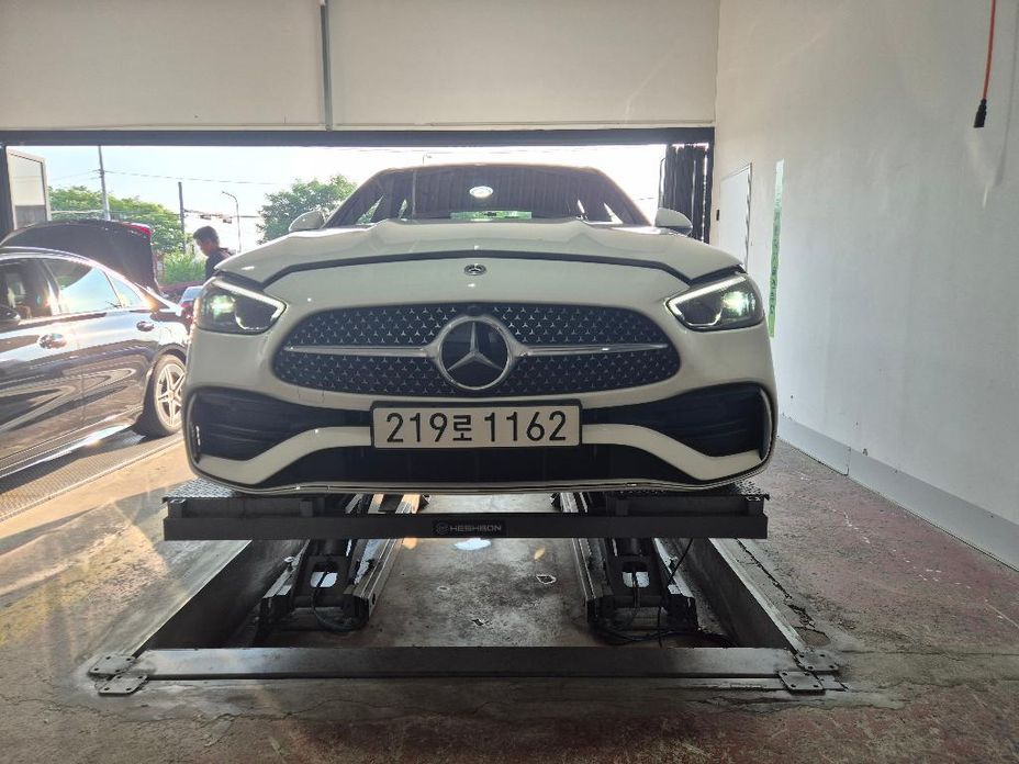 Mercedes-Benz C-Class 2025
