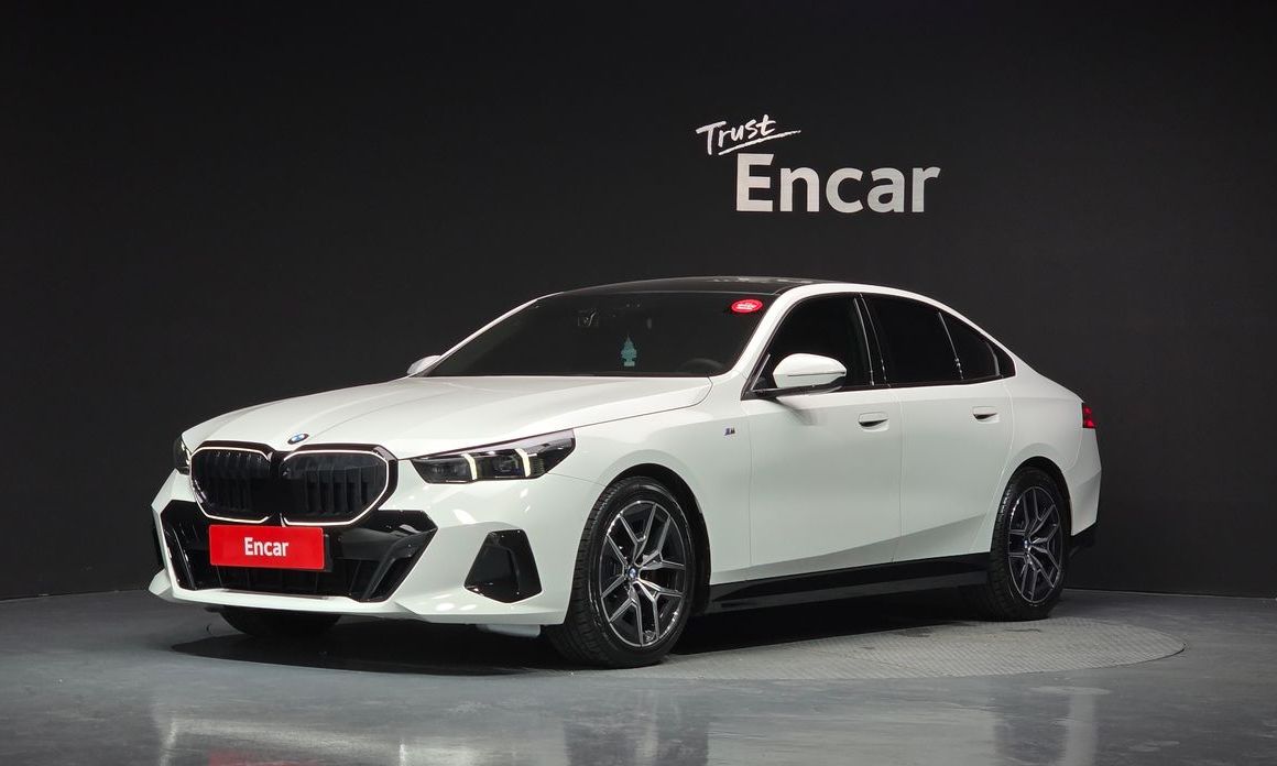 BMW 5-Series 2024