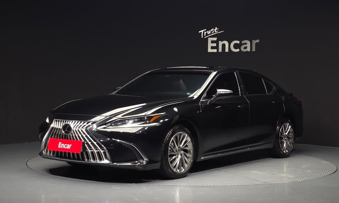 Lexus ES 2026