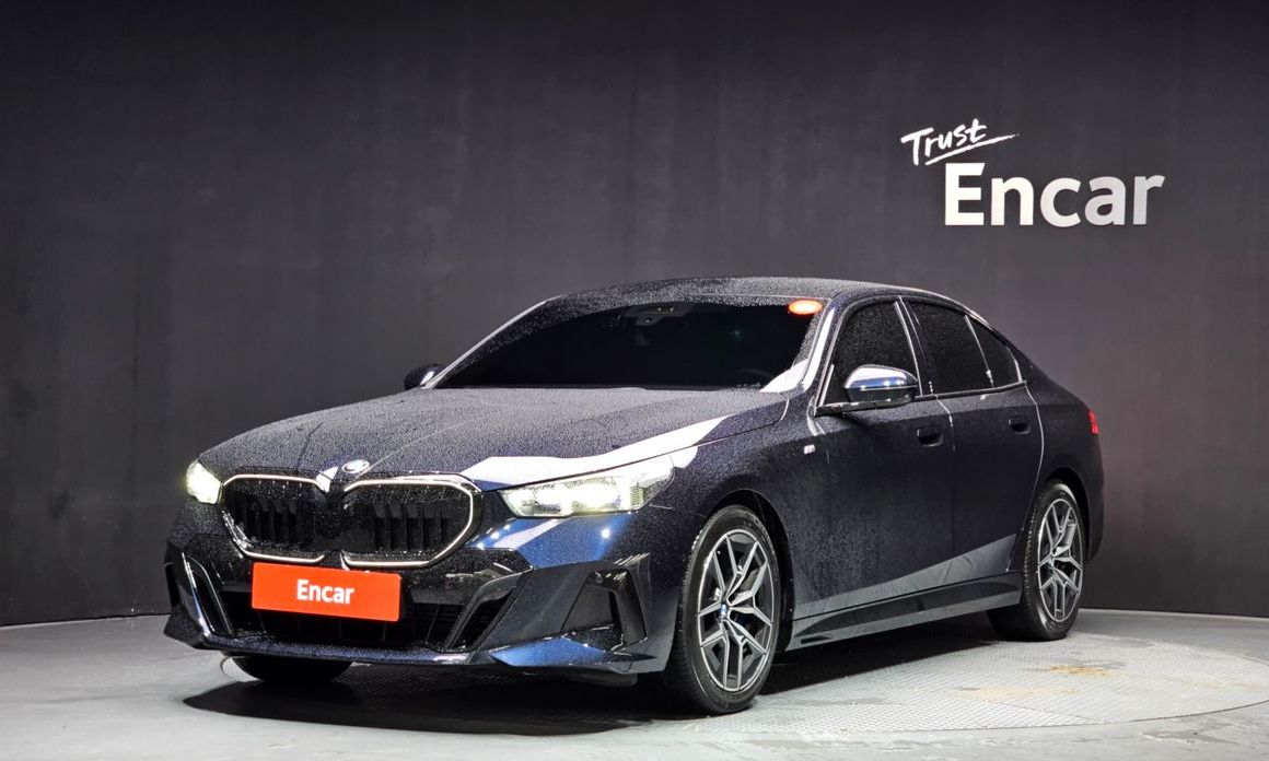 BMW 5-Series 2025