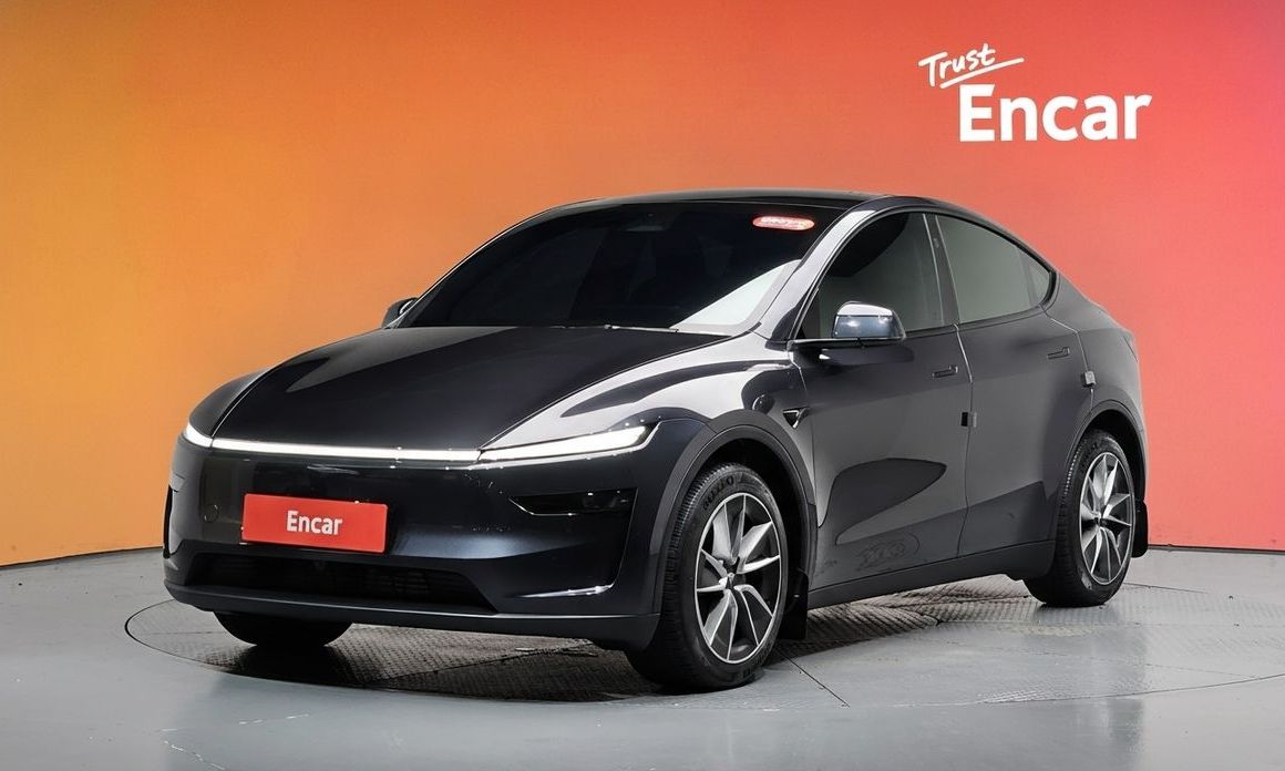 Tesla Model Y 2025