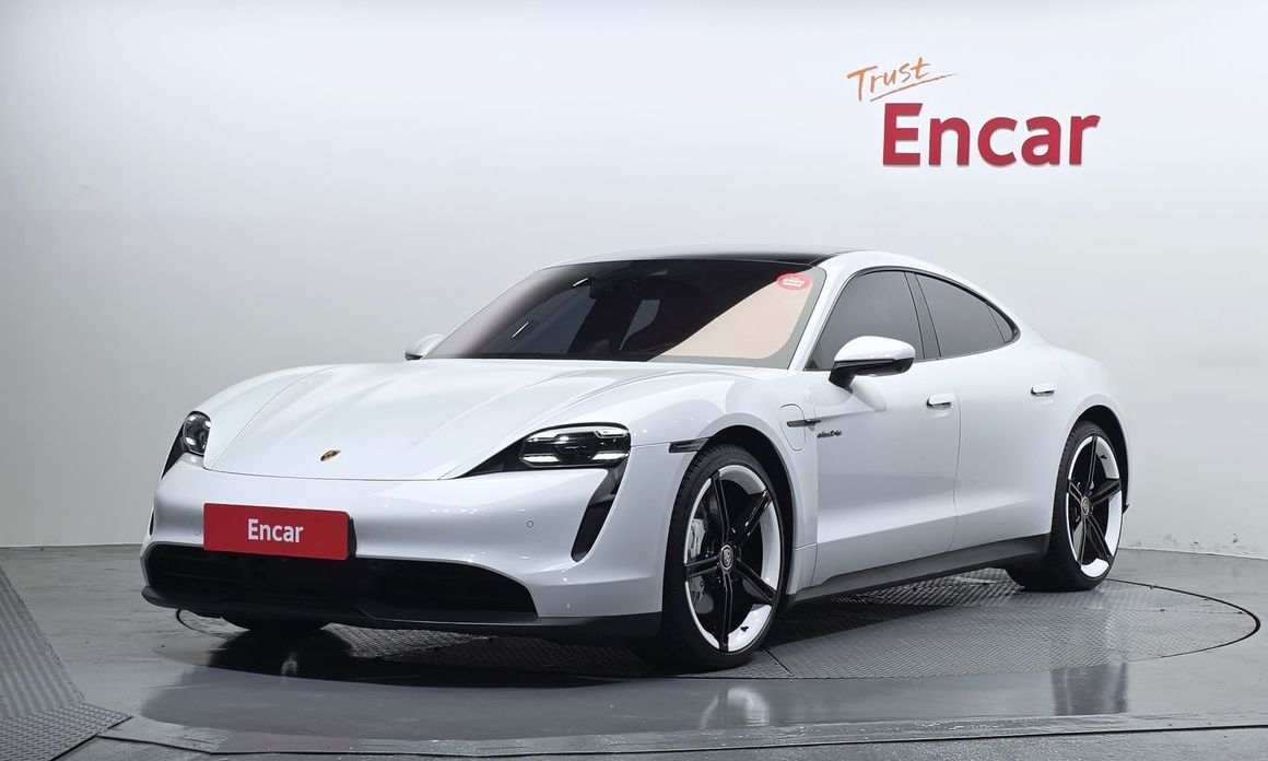 Porsche Taycan 2022