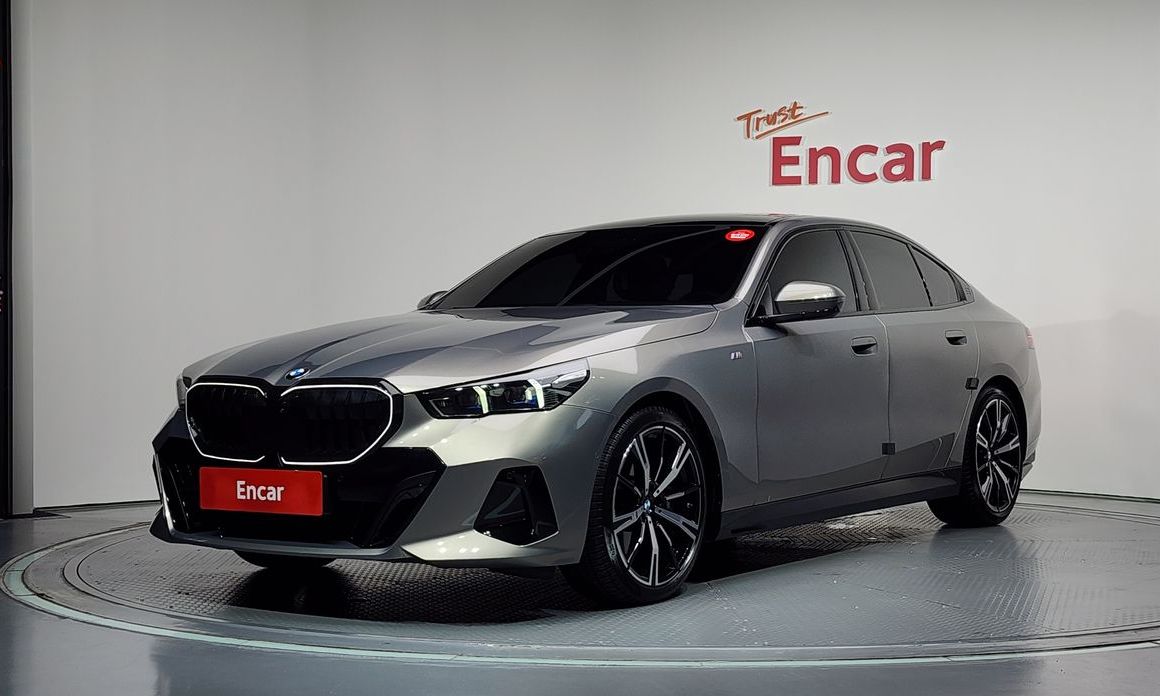 BMW 5-Series 2025