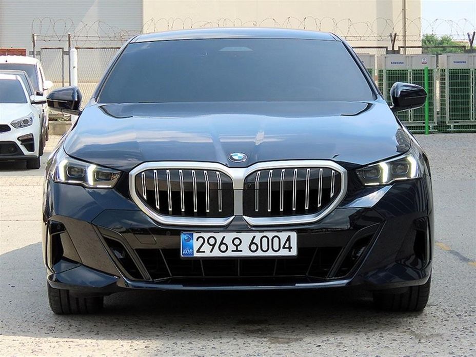 BMW 5-Series 2025