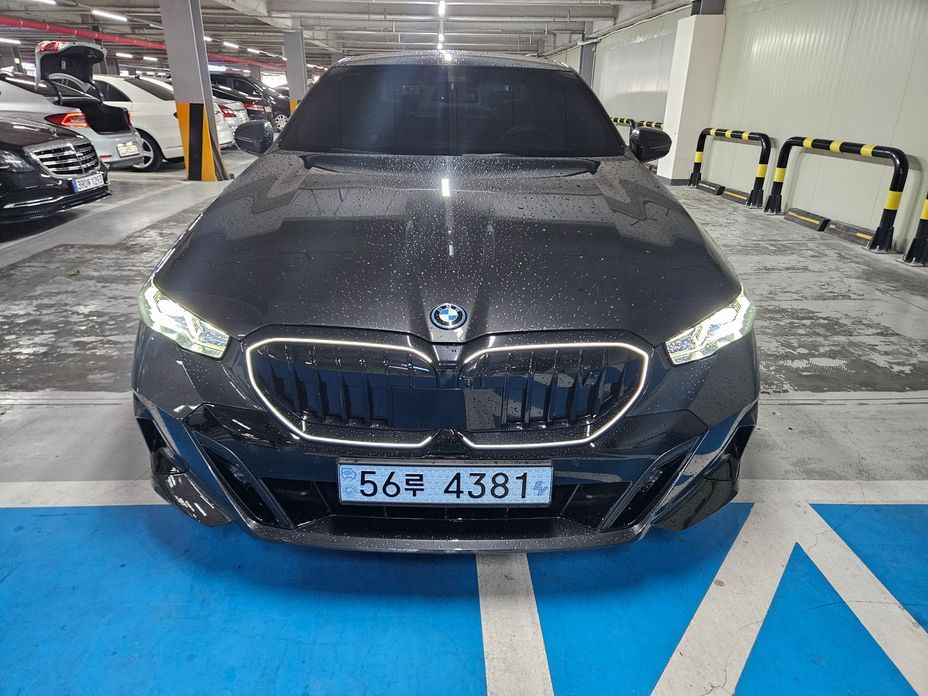 BMW i5 2025