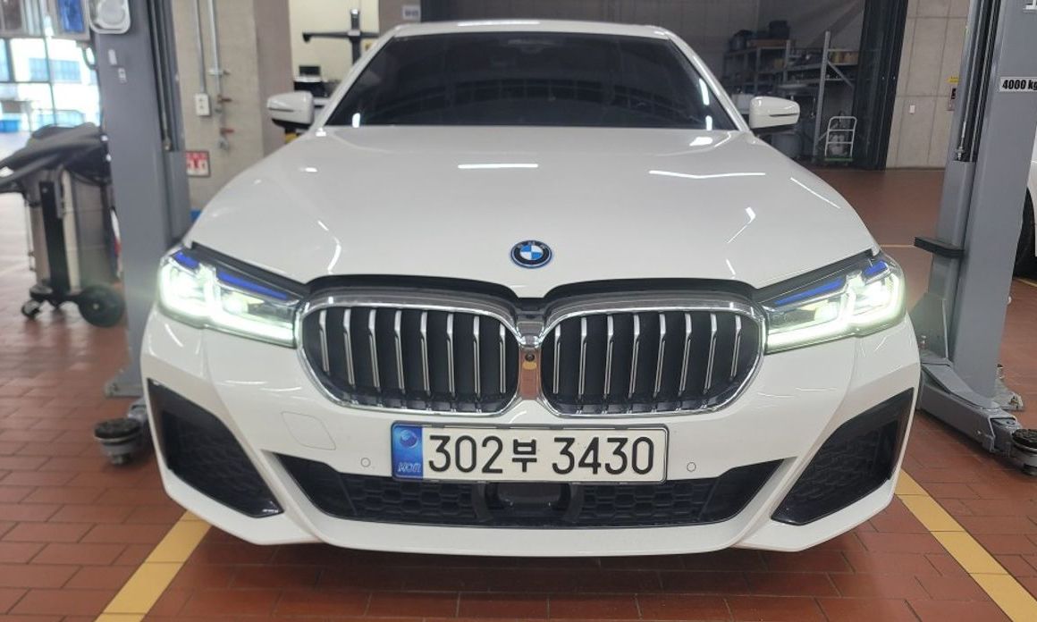 BMW 5-Series 2021