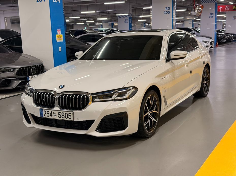 BMW 5-Series 2021