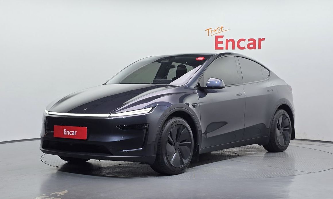 Tesla Model Y 2025