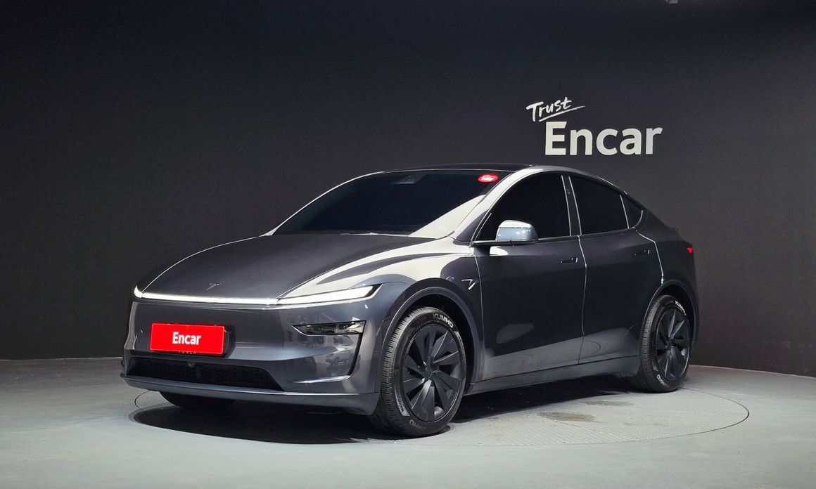Tesla Model Y 2025