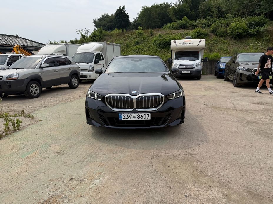 BMW 5-Series 2025