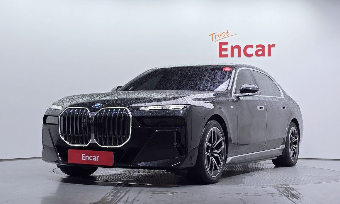 BMW i7 2025