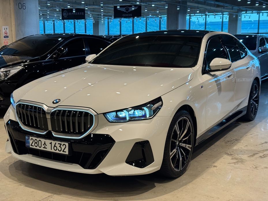 BMW 5-Series 2024
