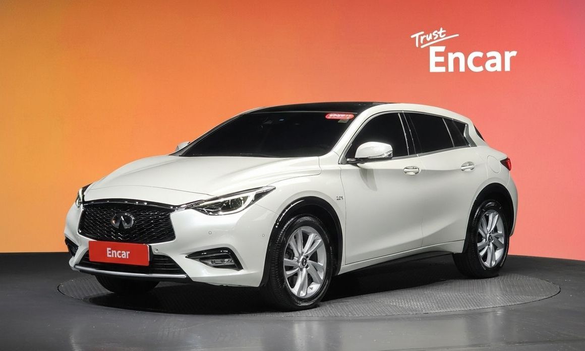 Infiniti Q30 2019