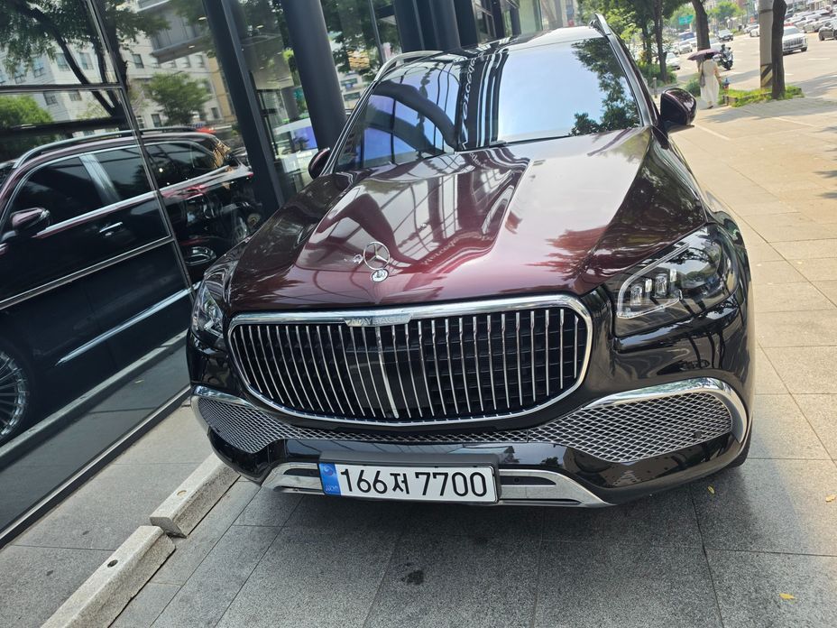 Mercedes-Benz GLS-Class 2023