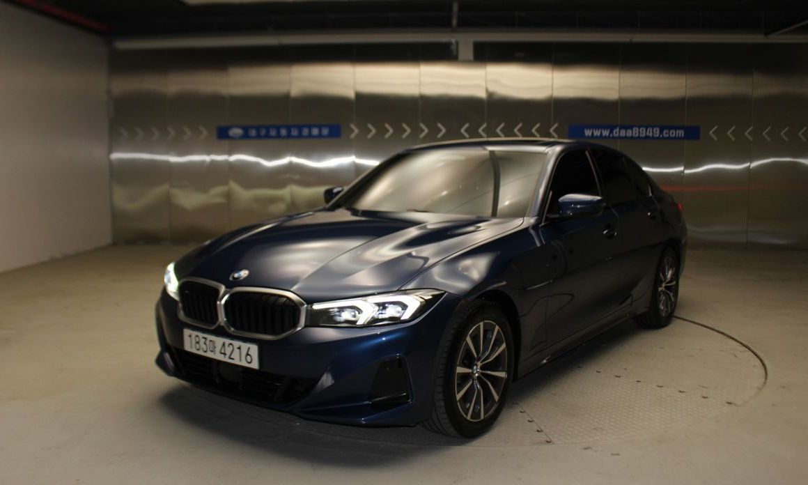 BMW 3-Series 2023