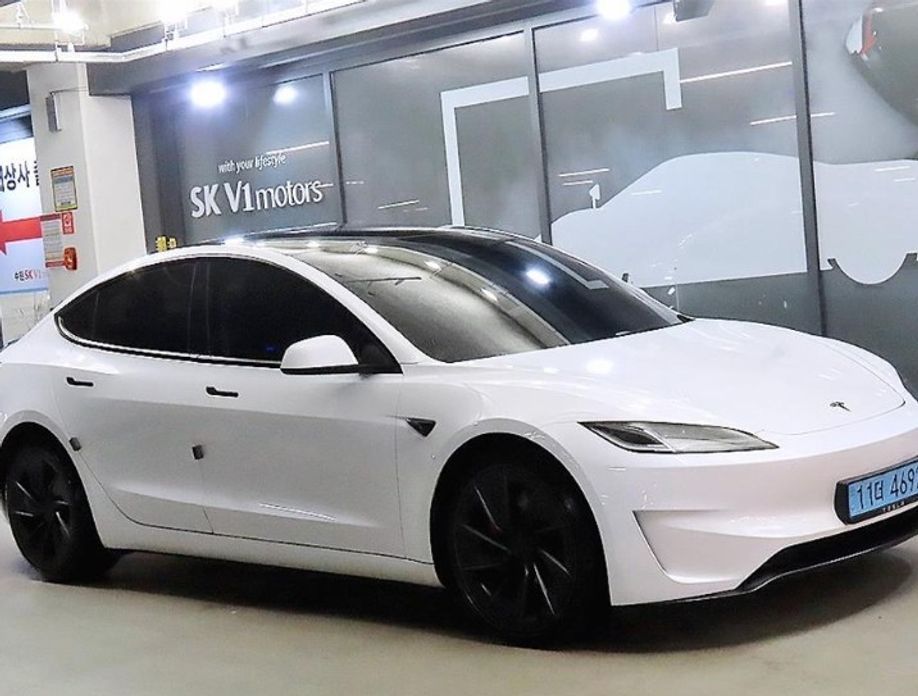 Tesla Model 3 2024