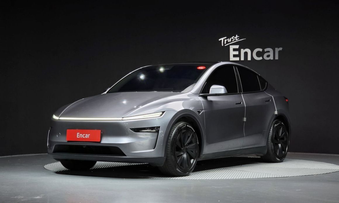 Tesla Model Y 2025