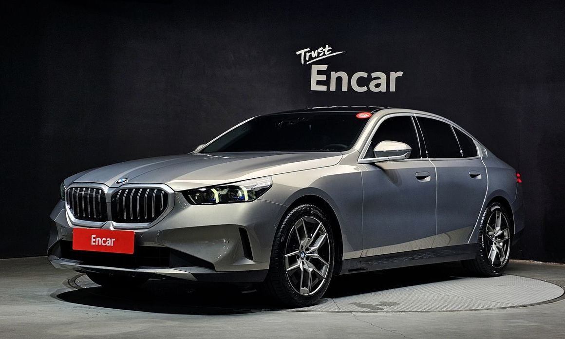 BMW 5-Series 2025
