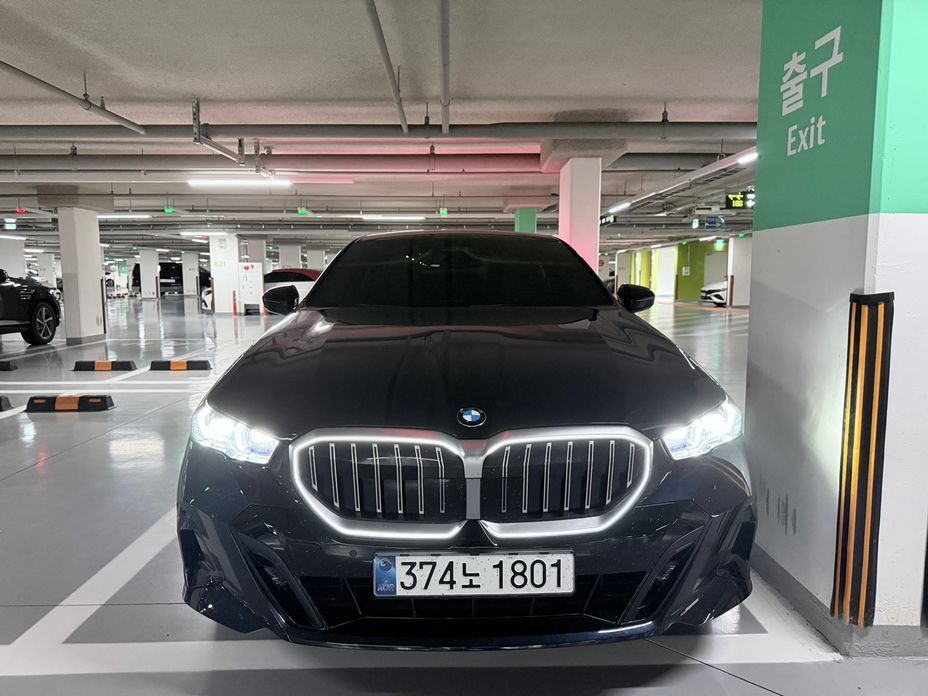 BMW 5-Series 2025