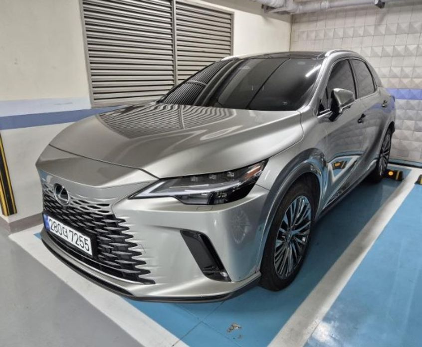 Lexus RX 2023
