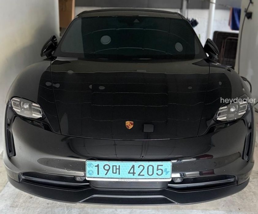 Porsche Taycan 2022