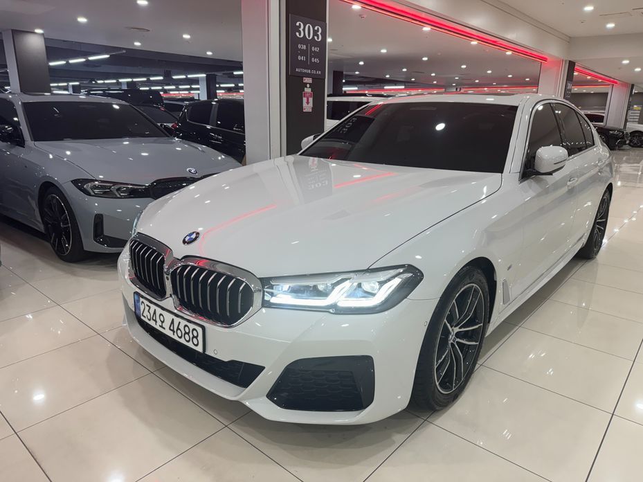 BMW 5-Series 2023
