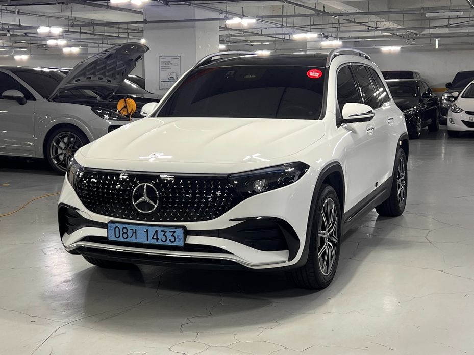 Mercedes-Benz EQB 2025