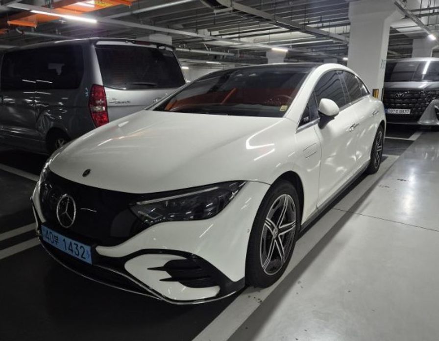 Mercedes-Benz EQE 2024