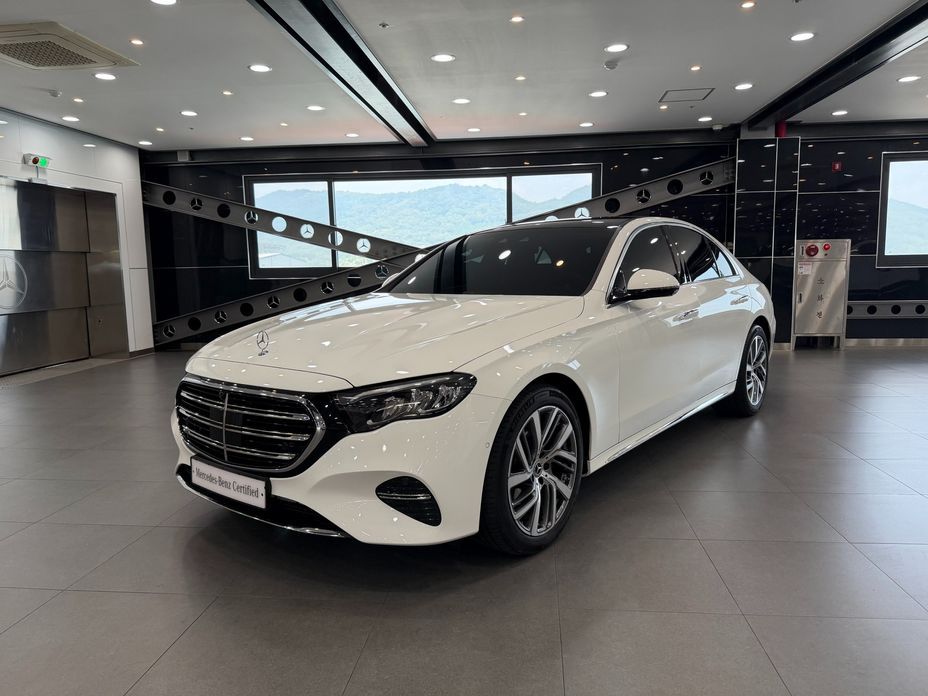 Mercedes-Benz E-Class 2024