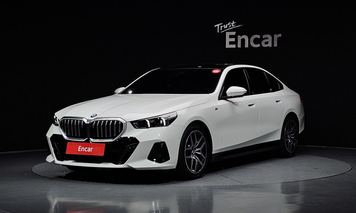 BMW 5-Series 2025