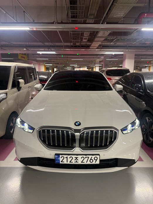 BMW 5-Series 2024