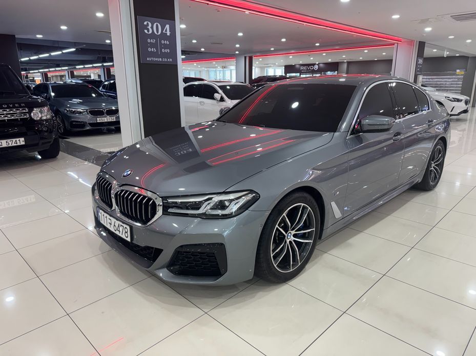 BMW 5-Series 2023