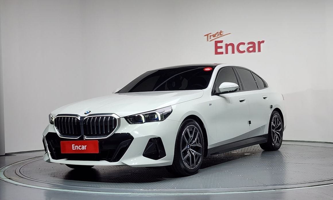 BMW 5-Series 2024