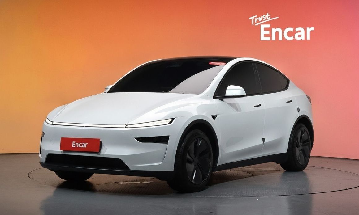 Tesla Model Y 2025