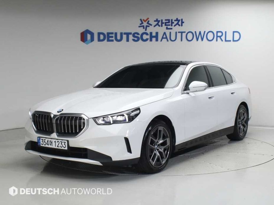 BMW 5-Series 2025
