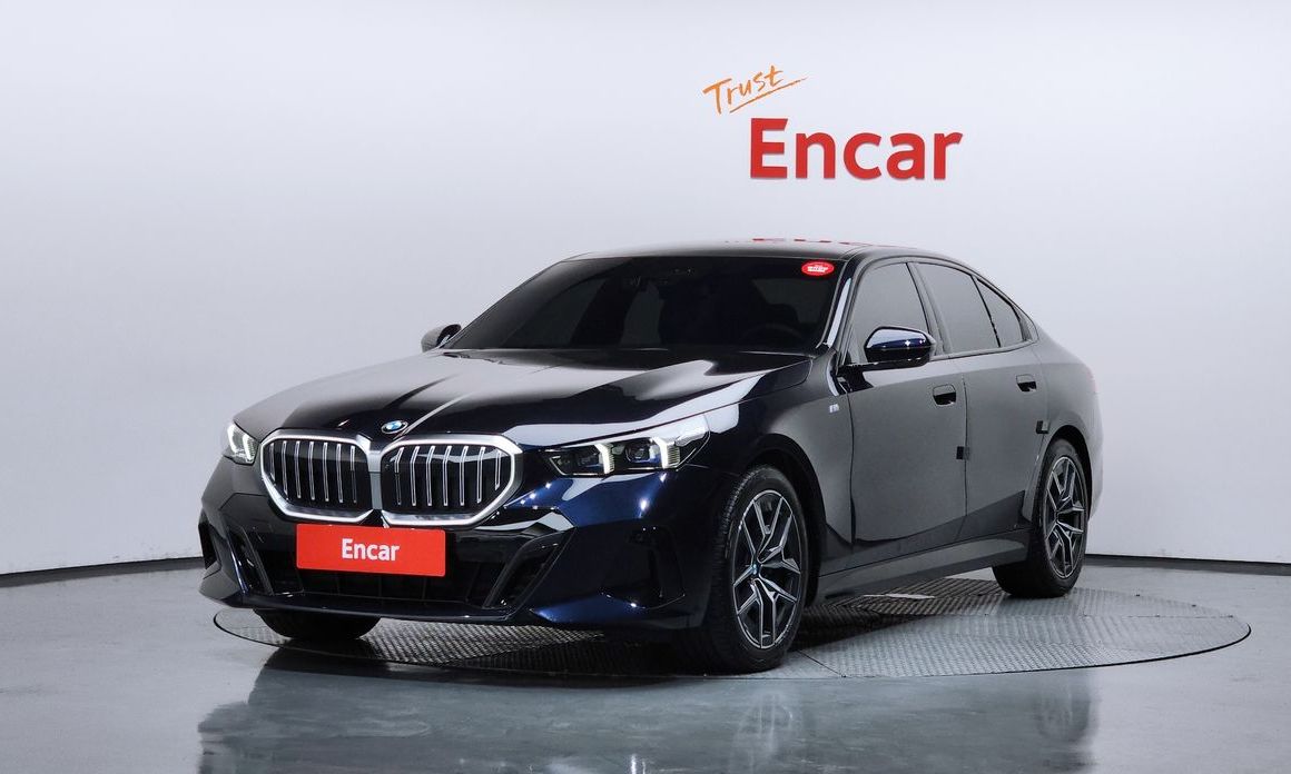 BMW 5-Series 2024