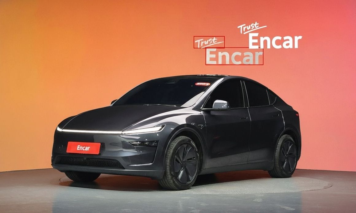 Tesla Model Y 2025