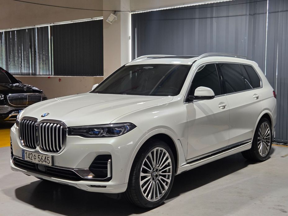BMW X7 2021