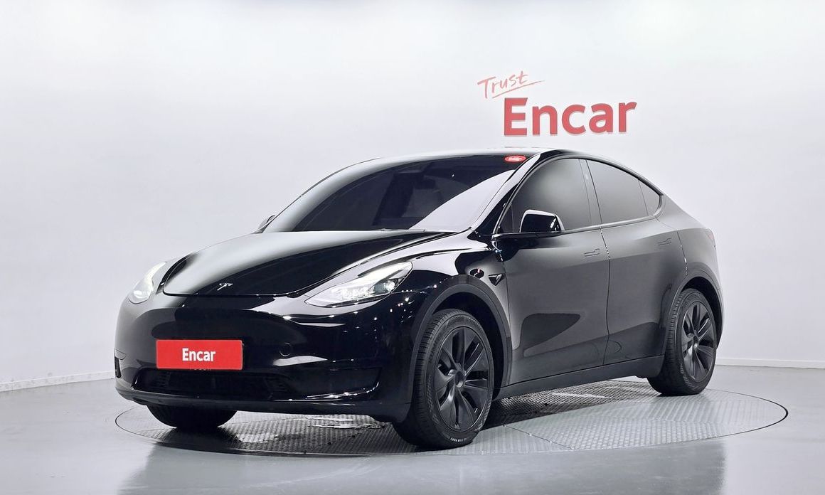 Tesla Model Y 2024