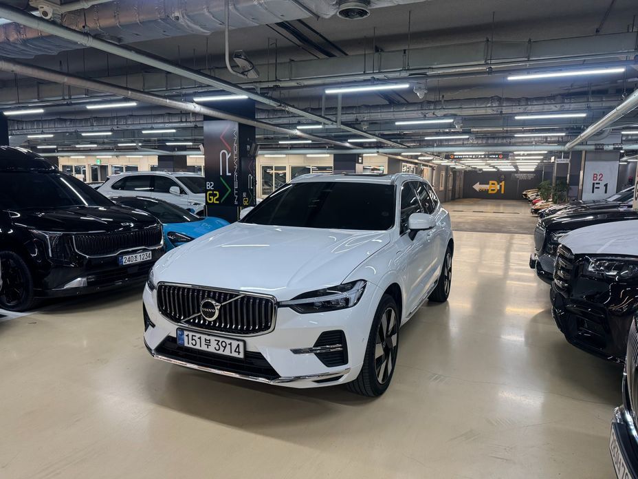 Volvo XC60 2025