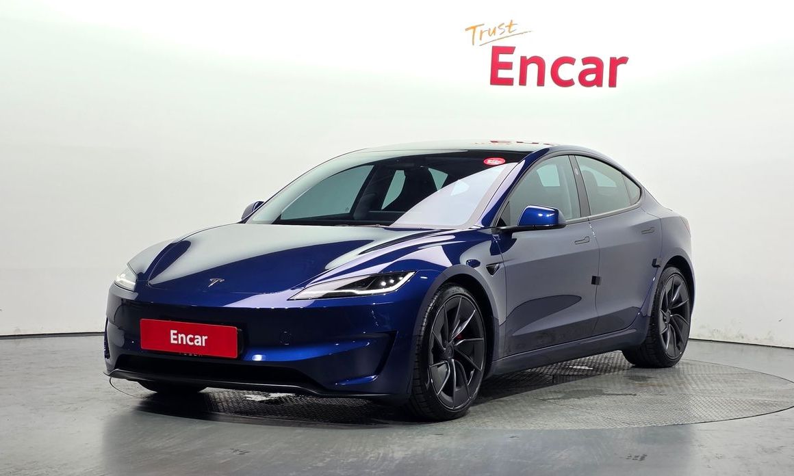 Tesla Model 3 2024