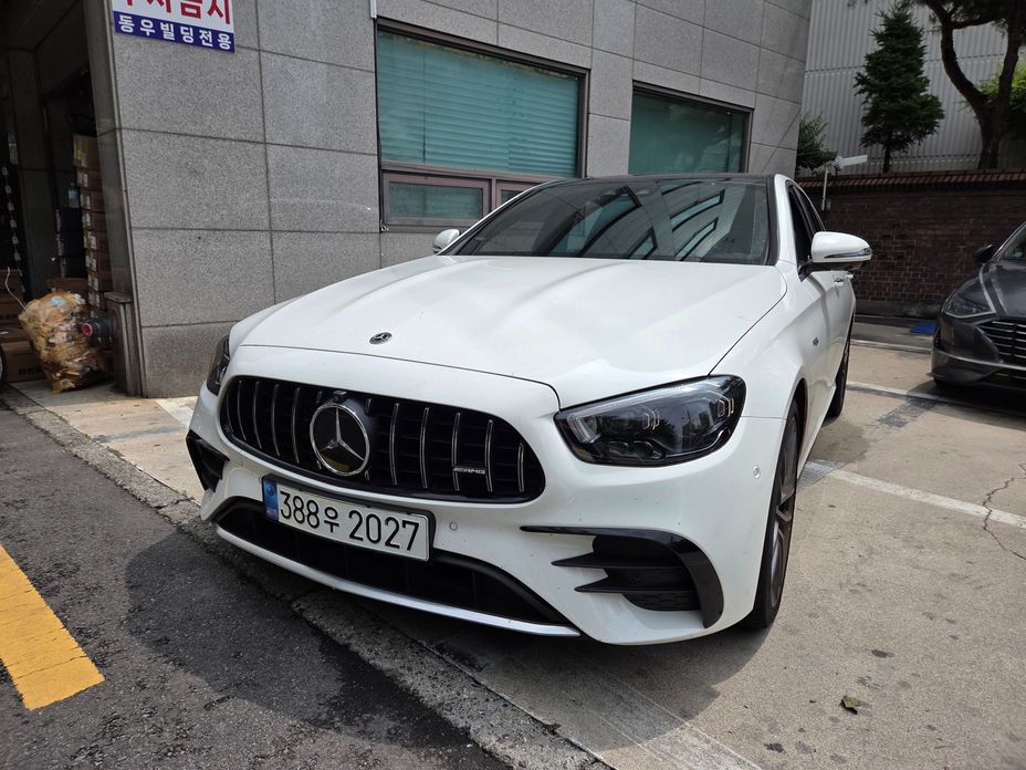 Mercedes-Benz E-Class 2022