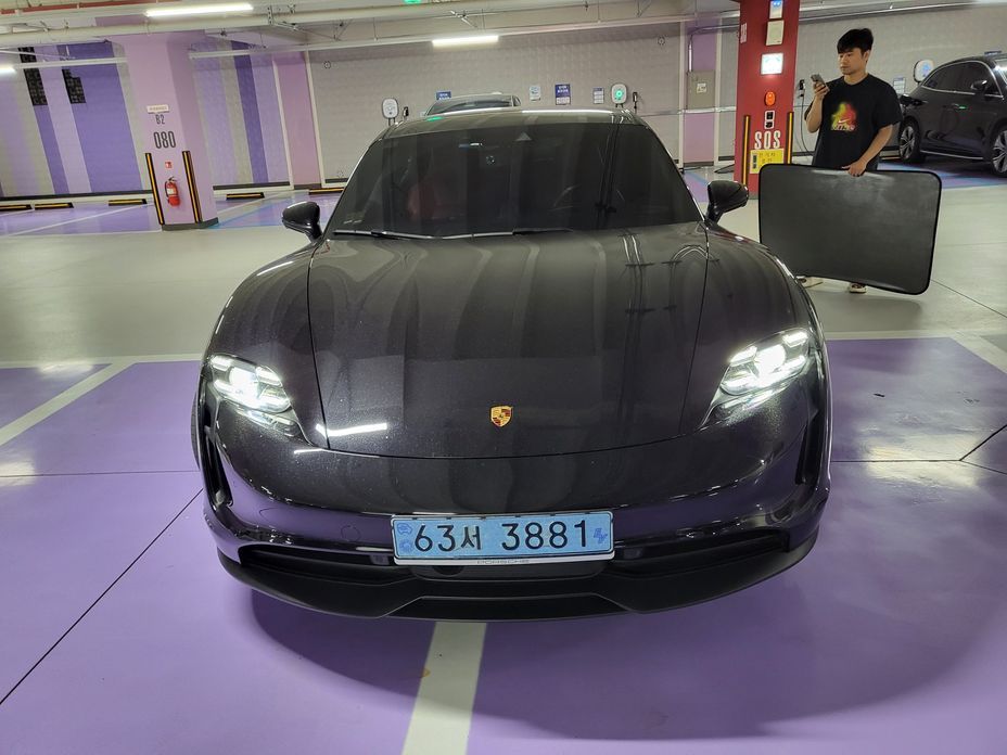 Porsche Taycan 2021