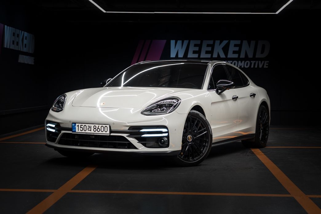 Porsche Panamera 2021