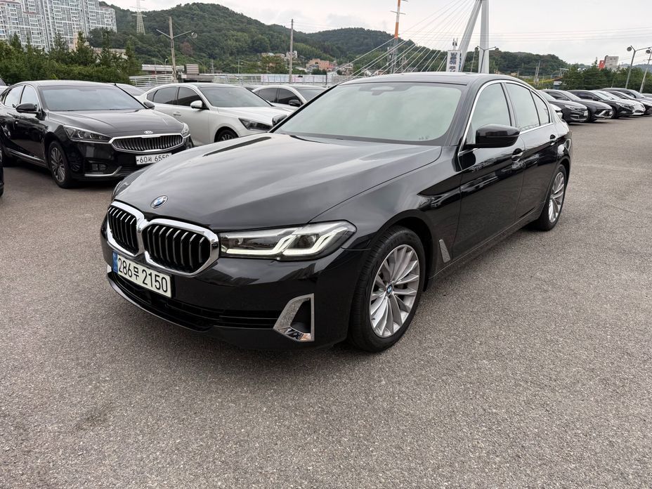 BMW 5-Series 2022