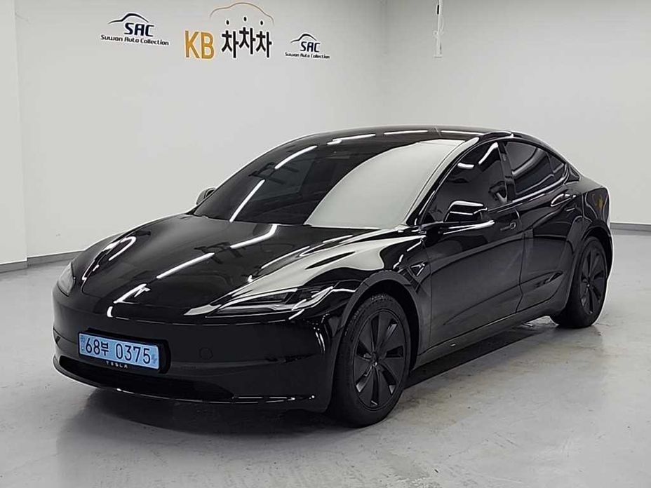 Tesla Model 3 2024