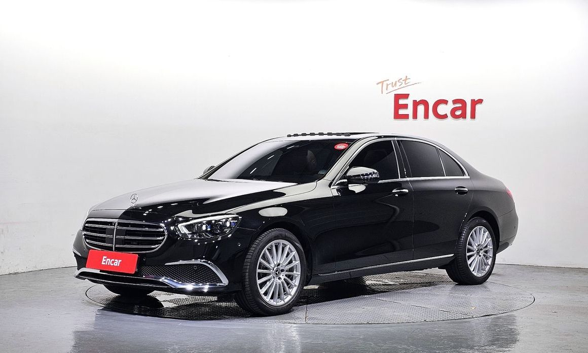 Mercedes-Benz E-Class 2022
